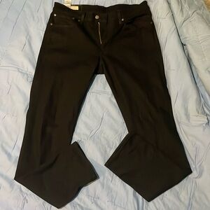 Black men’s Levi’s 511 jeans